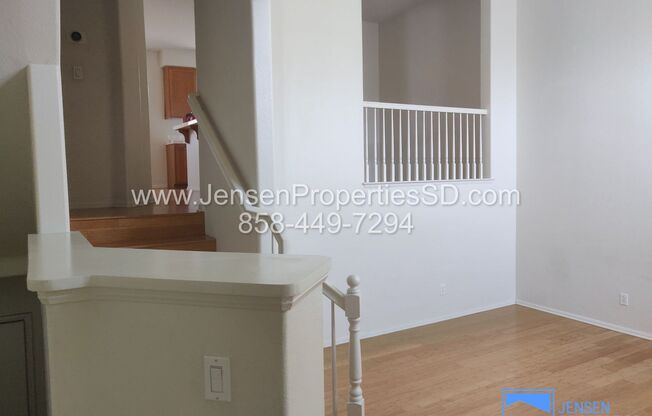 Gorgeous 3br/2.5ba Condo with 2 Car Garage and Washer/Dryer in Unit