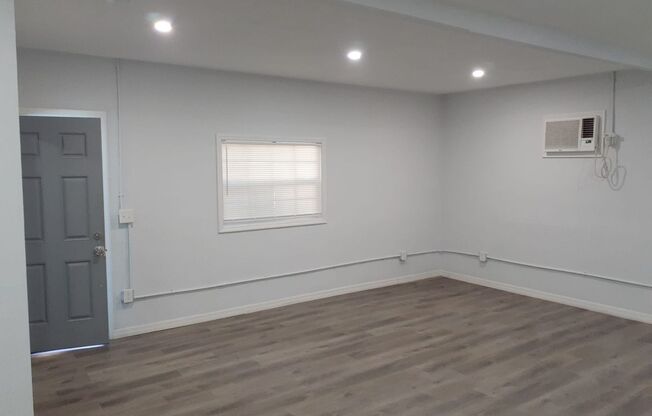 Studio, 1 bath, 495 sqft, $825, Unit 5708 Unit 8