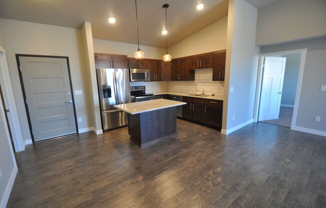 2 beds, 2 baths, $1,725, Unit 203