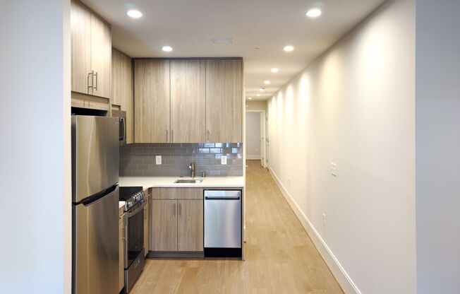 1 bed, 1 bath, $3,500, Unit 212