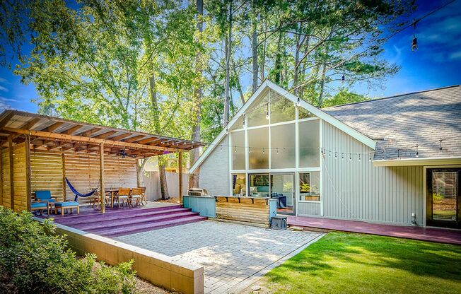 4 BEDROOM - CHASTAIN PARK - AMAZING!