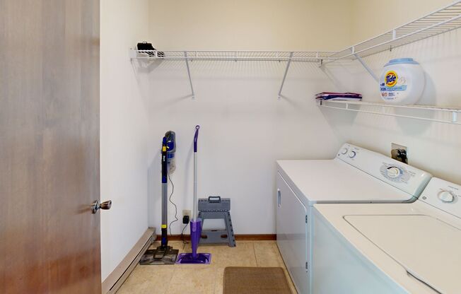 2 beds, 1 bath, 950 sqft, $2,200, Unit 7709CA