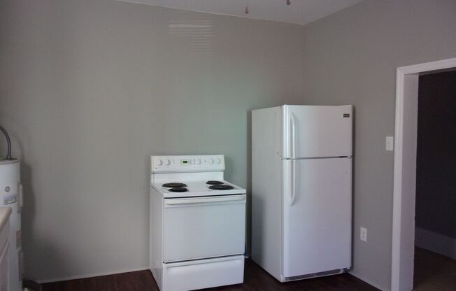 2 beds, 1 bath, $1,375