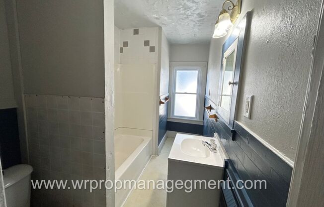 1 bed, 1 bath, 750 sqft, $749