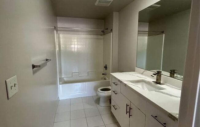 3 beds, 2 baths, 1,296 sqft, $3,500, Unit 408