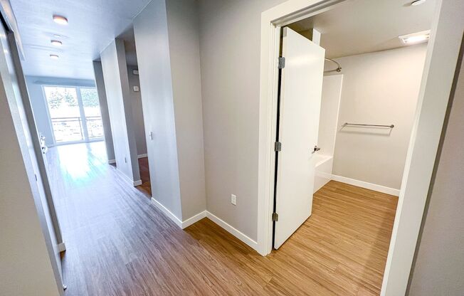 1 bed, 1 bath, 590 sqft, $2,195, Unit 302