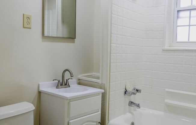 Studio, 1 bath, 450 sqft, $800, Unit 775-44