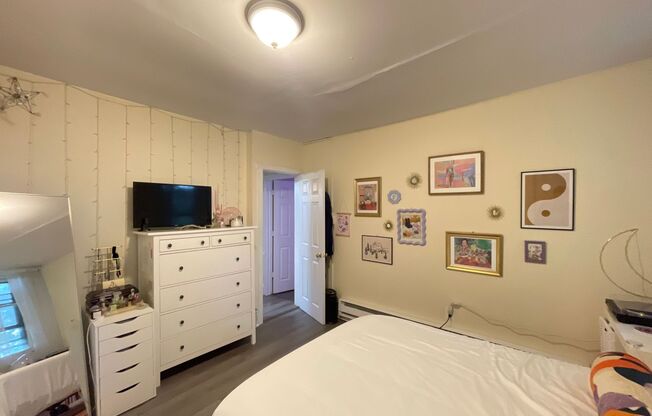 3 beds, 2 baths, 1,400 sqft, $3,200, Unit 3F