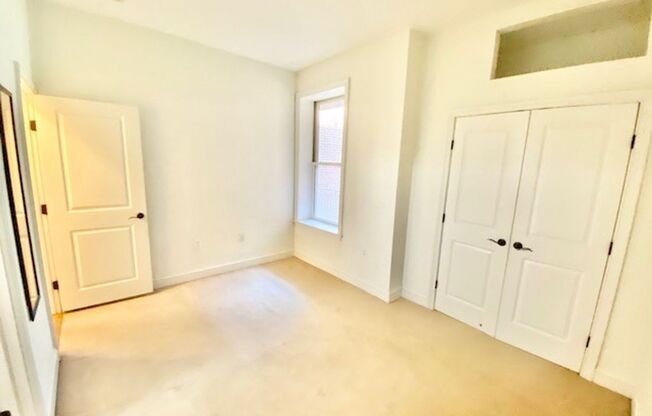 1 bed, 1 bath, $2,300