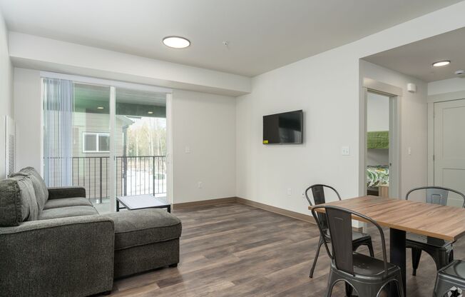 2 beds, 2 baths, 833 sqft, $1,546, Unit 1108