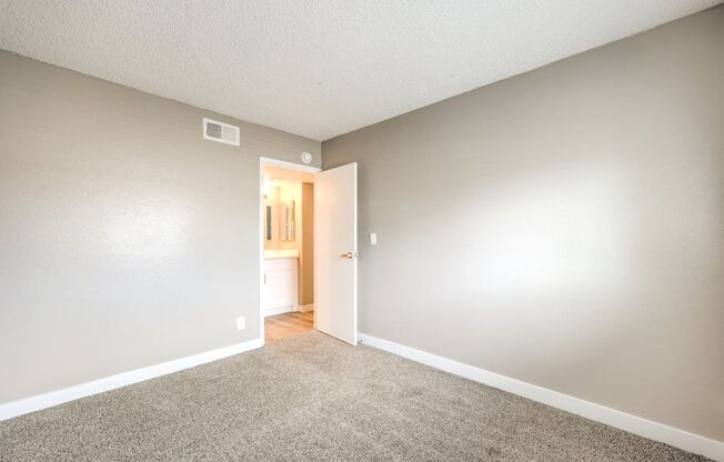 2 beds, 1 bath, $1,200, Unit #8