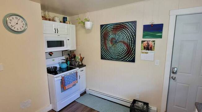 3 beds, 1 bath, 1,400 sqft, $1,600