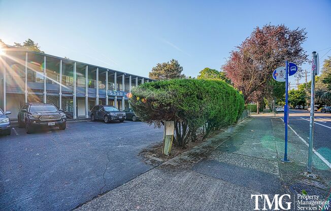 Milwaukie Ave Apartments