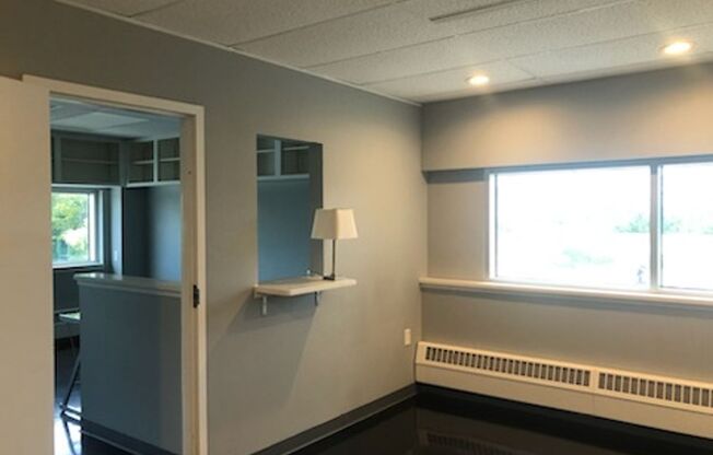 Studio, 1 bath, 6,000 sqft, $3,000