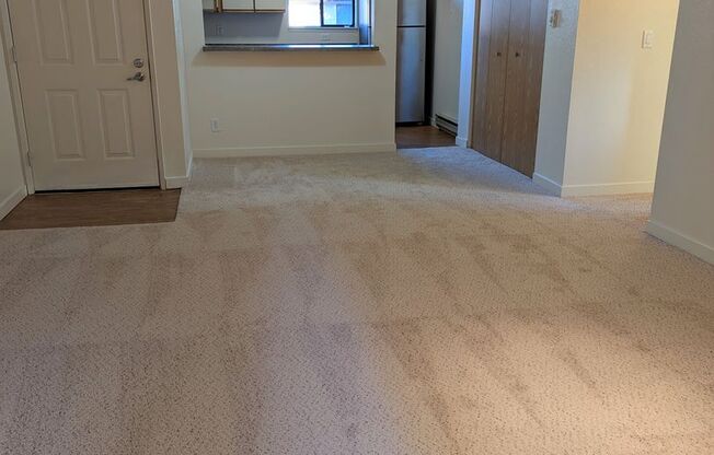 2 beds, 1 bath, 830 sqft, $2,000, Unit F301