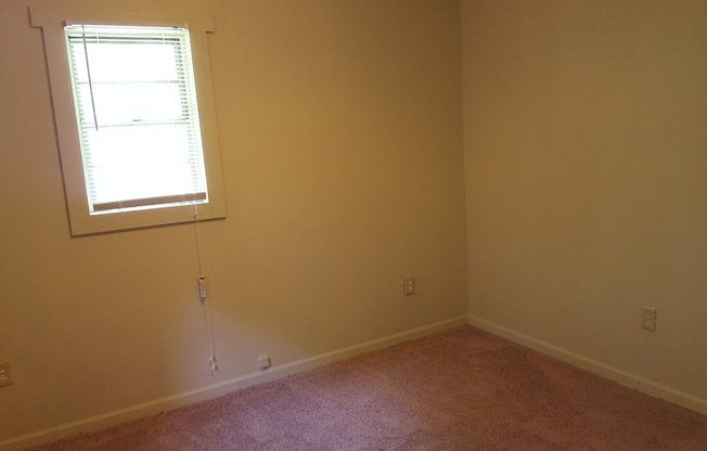 2 beds, 1 bath, $860