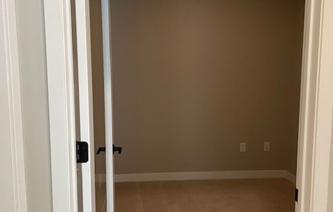 1 bed, 1 bath, 956 sqft, $2,845, Unit 404