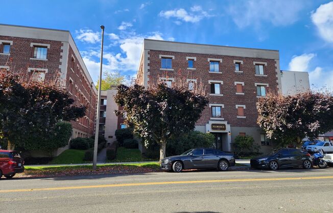 1 bed, 1 bath, 460 sqft, $1,050, Unit 212