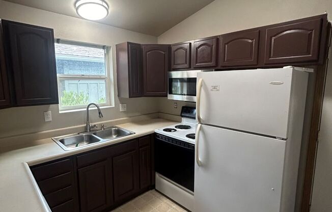 2 beds, 1 bath, $1,495