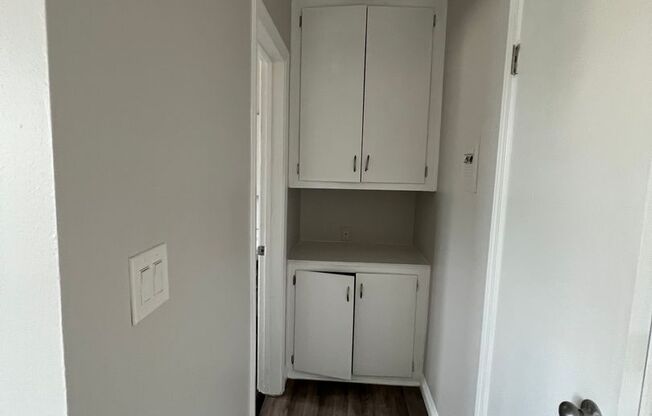 1 bed, 1 bath, $2,400, Unit 8