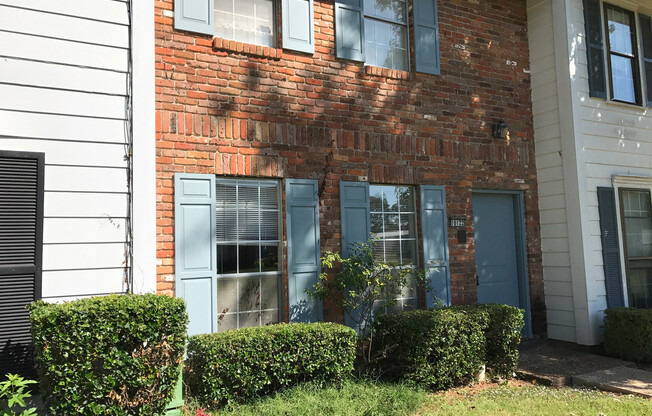 2BR/1.5BA River Oaks townhome for lease by LSUS