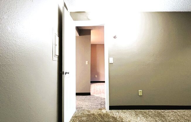 1 bed, 1 bath, 643 sqft, $1,275, Unit 227