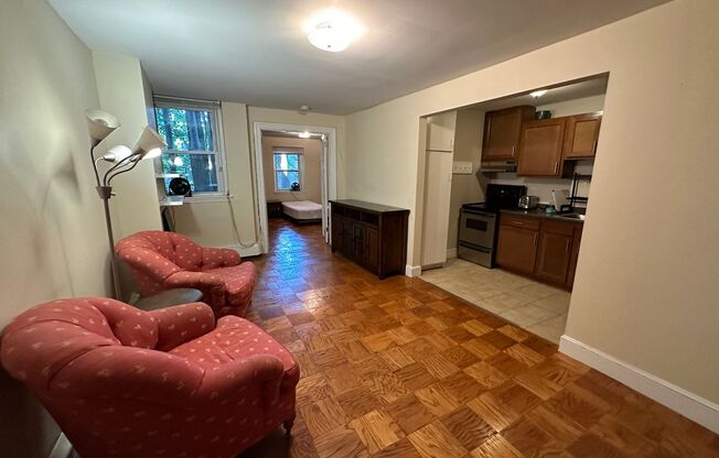 Washington Square - Updated Kitchen - Deck - Close to T