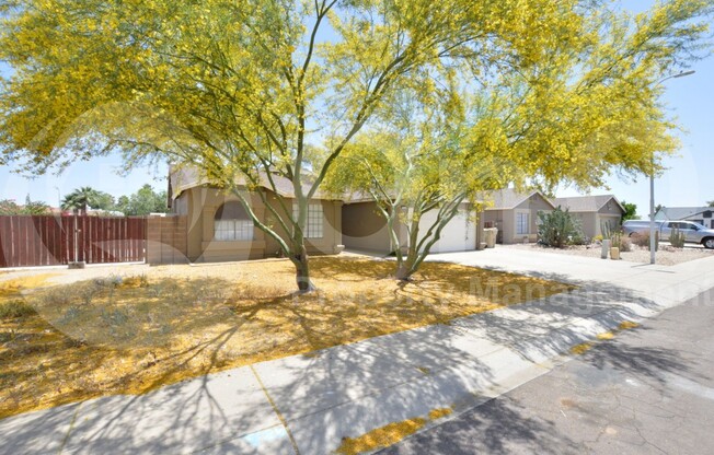 6609 N 85 DR