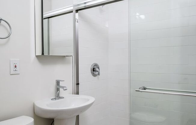 1 bed, 1 bath, 597 sqft, $1,650, Unit 207