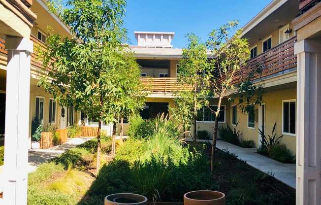 Welcome to 296 N. Oakland!