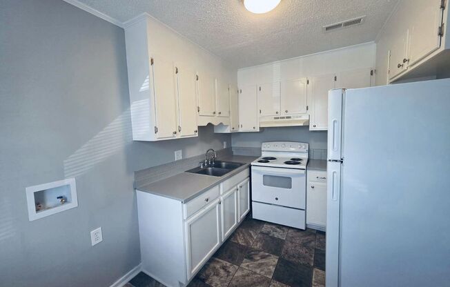 2 beds, 1 bath, 768 sqft, $895, Unit 3620-G