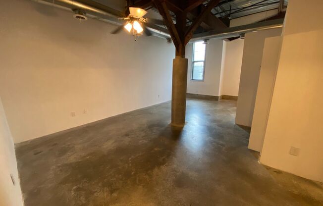 Studio, 1 bath, 590 sqft, $1,550, Unit A-609