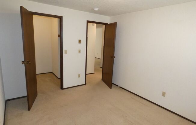 2 beds, 1 bath, $1,450, Unit Unit 05