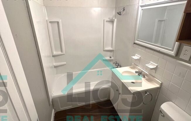 4 beds, 1 bath, $1,100