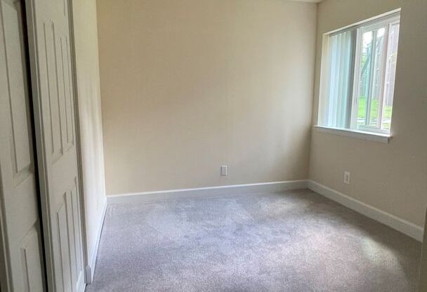 3 beds, 2 baths, 1,152 sqft, $2,300, Unit 14201 #103