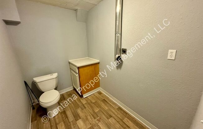 2 beds, 1.5 baths, $1,150, Unit Lower Unit