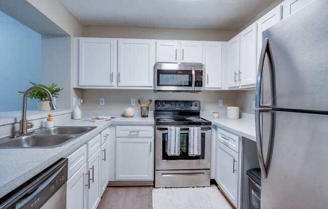 Fully Equipped Kitchen  at The Monroe Apartment Homes, Tallahassee, Florida