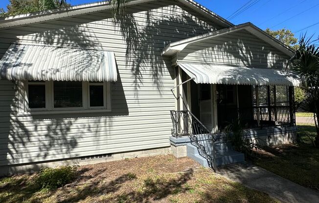 501 36th Ave N St. Petersburg, FL 33704 MOVE-IN SPECIAL!!!! Half off your 1st month's rent!!