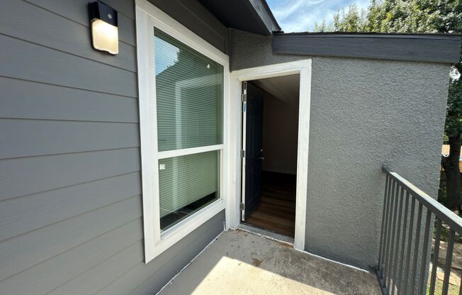 1 bed, 1 bath, $810, Unit APARTMENT 2017