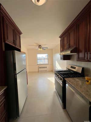 2 beds, 1 bath, $2,800, Unit 3