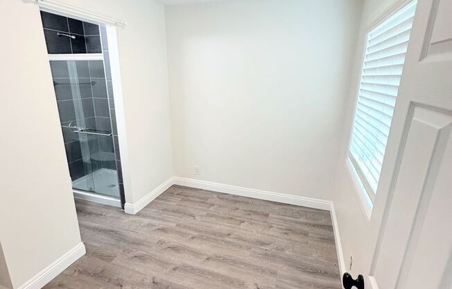 Completely Renovated 2 Bed + 2 Bath House w/Parking! Close to USC, Freeways, and DTLA