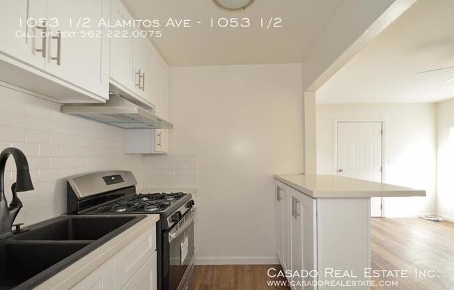 1053 1/2 ALAMITOS AVE