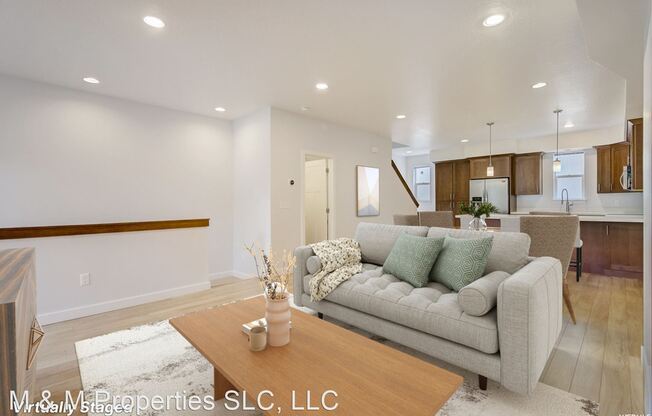 315 W Reed Ave #8