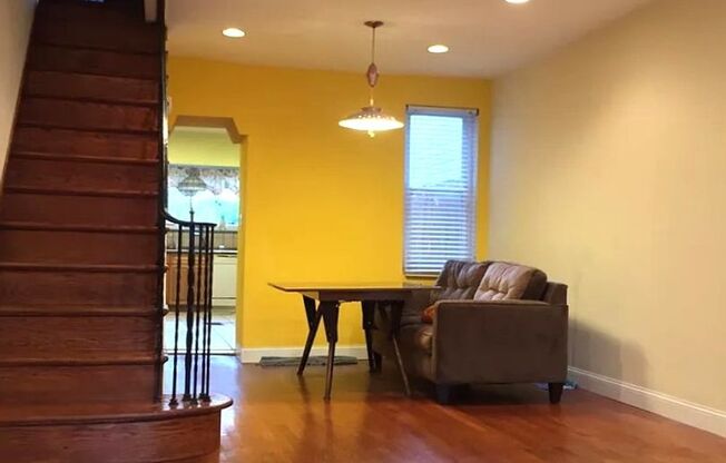 Stunning 2-Bedroom Townhome in Fishtown! Available mid-July!