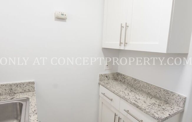 Studio, 1 bath, 200 sqft, $799, Unit 07 Studio-R