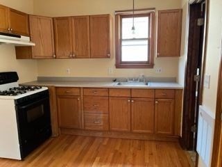 2 beds, 1 bath, 1,055 sqft, $2,200, Unit 2