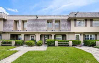 Spacious College Park Townhome for Rent with Pool Views