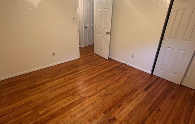 3 beds, 1 bath, $1,250