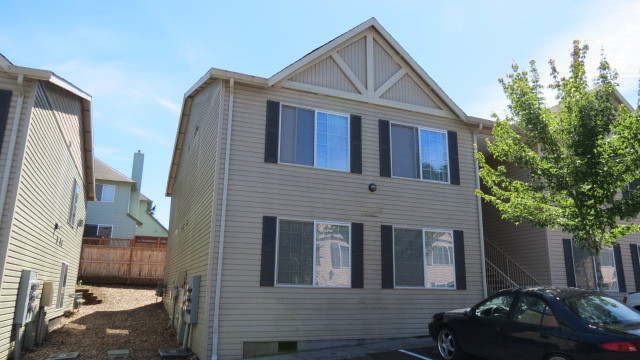 2 beds, 2 baths, 1,004 sqft, $1,495, Unit A7