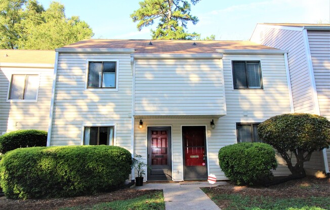2 Bedroom Townhome in Cotswold!